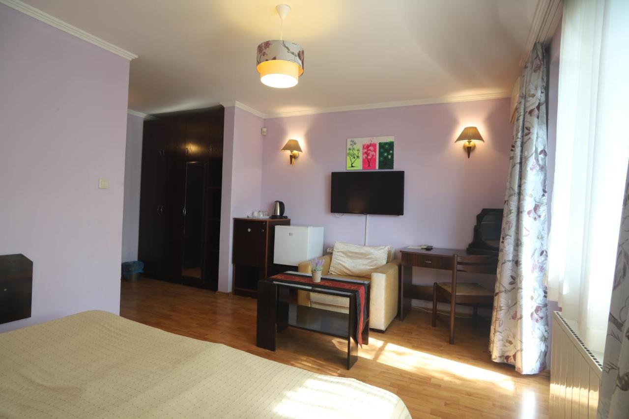 Guest House Yanita 바르나 외부 사진